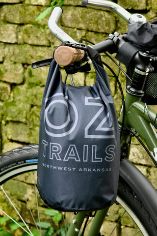 Keep your stuff dry! This OZ Trails Dry Bag has all the features you expect from a high quality trail- and river-capable piece of gear.